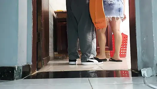 Horn Wife Receives a Plumber Wearing a Skirt Without Panties