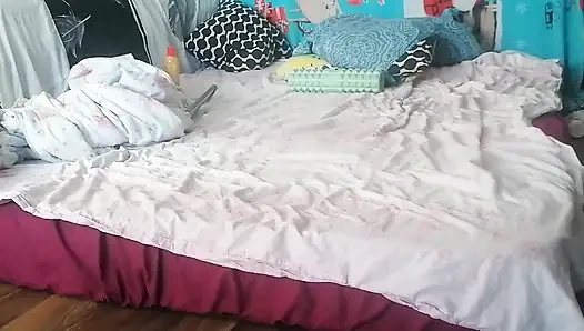 Amateur couple crazy sex in the bedroom.