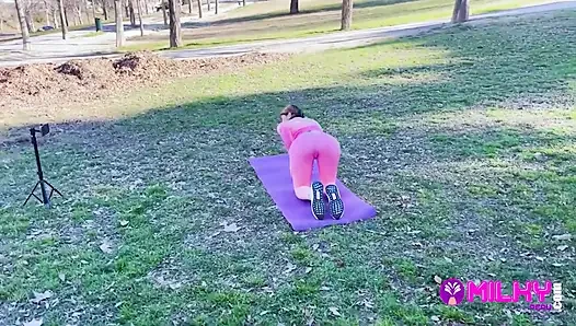 Chubby Fan Fucks and Fills Peruvian Actress's Pussy in the Park