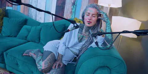Anuskatzz tattoo model ASMR Y - YOU podcast talking