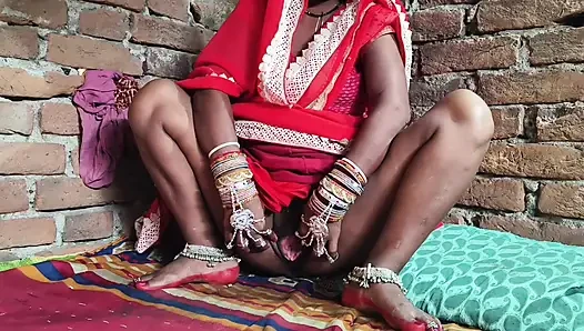 New married housewife apne husband ke lund pe baith ke chudai karwa rahi thi devar madarchod ne romantic video bana ke viral kiy