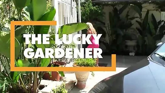 Pov - Jenna Presley fucks her friend Sandy's gardener and drinks his cum