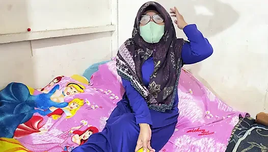 Aunty Riani Sange has no co-stars in the end to fulfill her lust