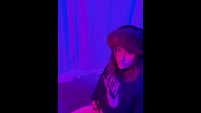 Text a sub bottom bitch to come round just to fucking sniff my farts lol
