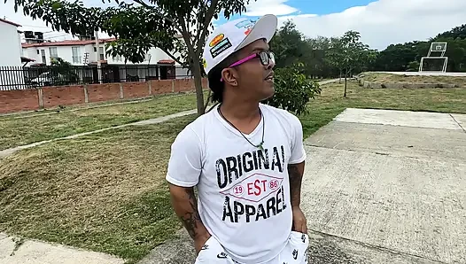 I Pretend to Be an Aerobics Teacher as an Excuse to Fuck a Stranger and Fill Her Entire Pussy with Milk