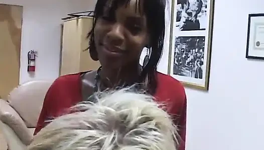 Horny stud rubs cute babe pussy as he gets a BJ