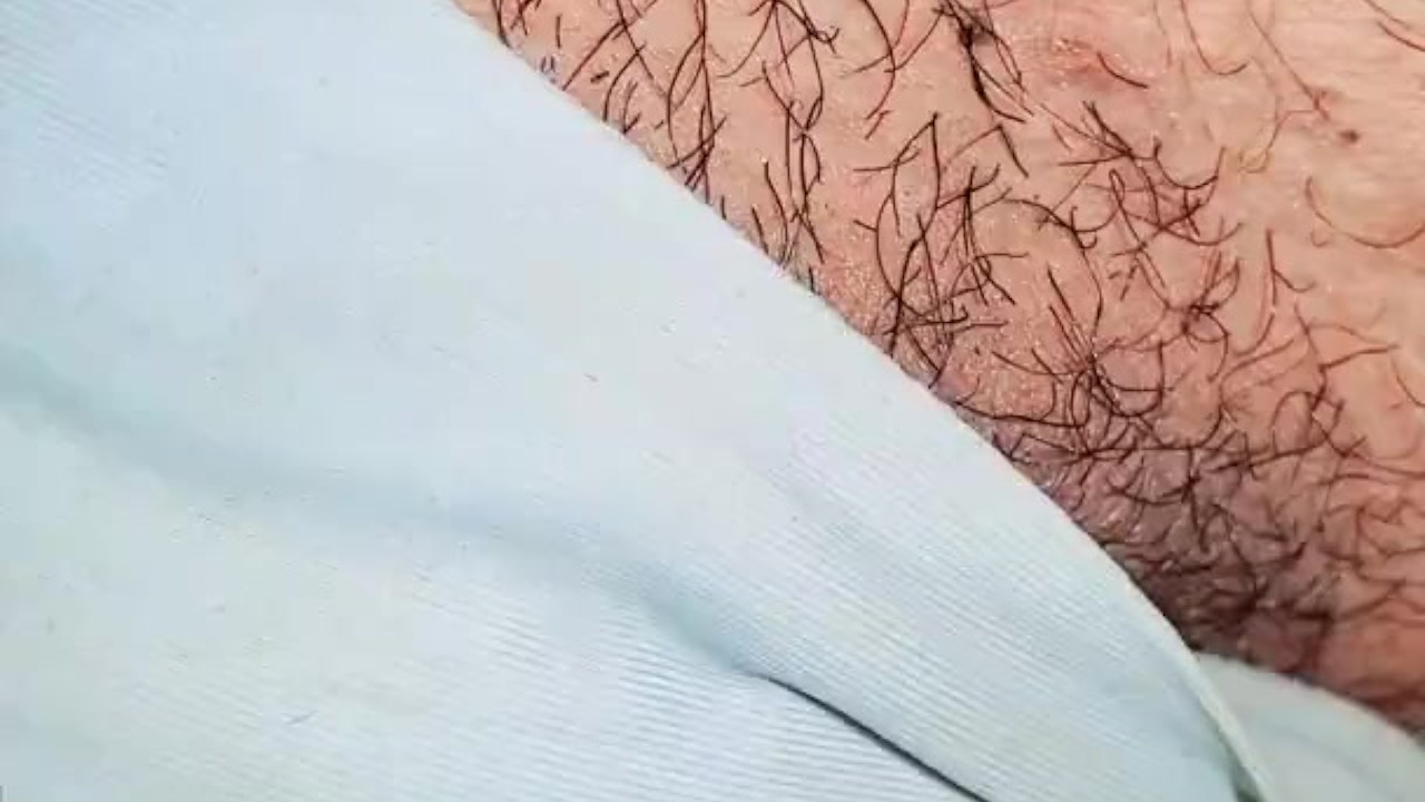 Teen rubbing pussy thrue panties