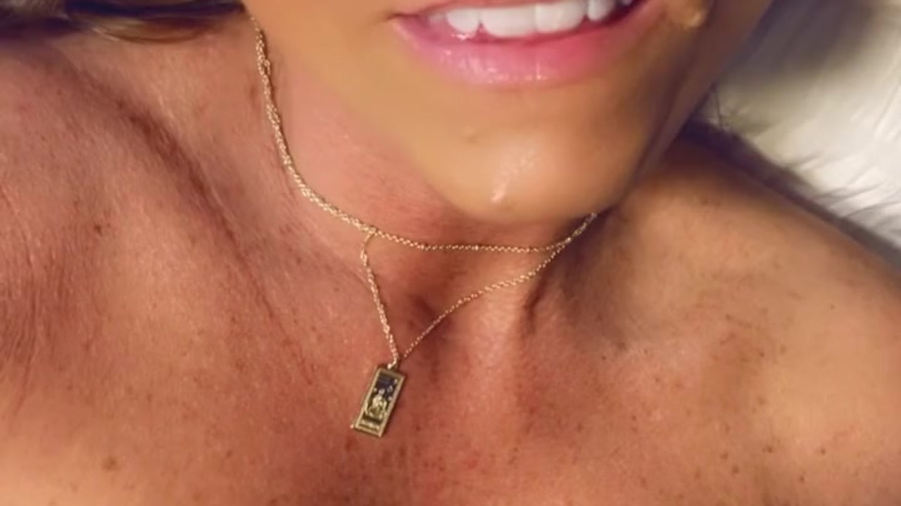 Dirty talking hot milf moaning want to fuck her pussy