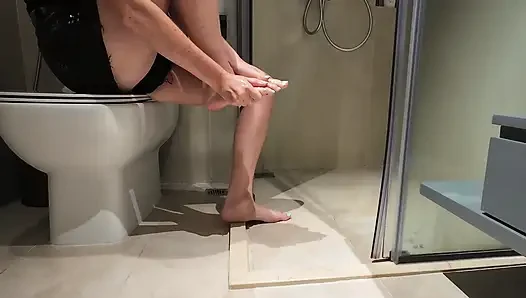 Giving My Dirty Smelly Feet A Thorough Soapy Wash, Ready To Be Sucked And Worshipped By You