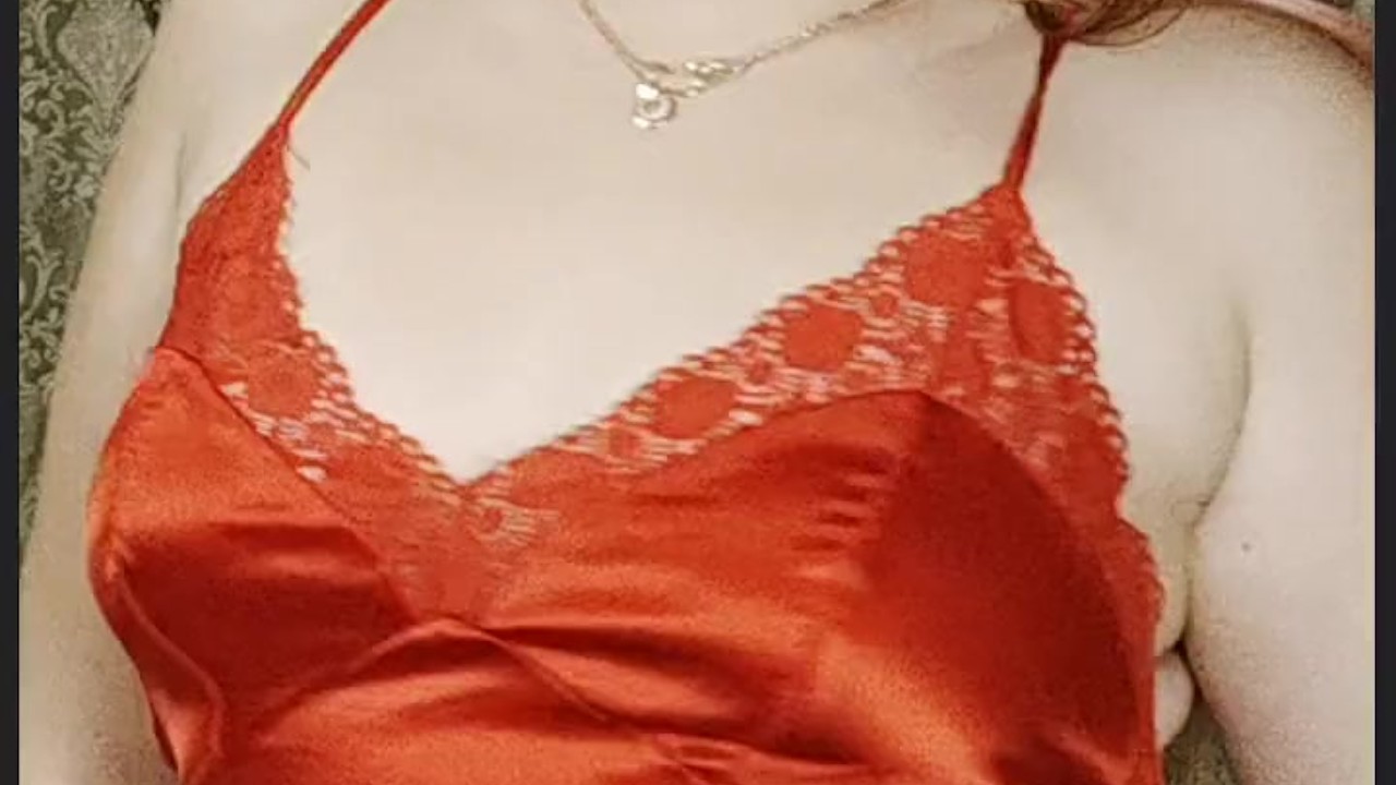 red-clad hottie
