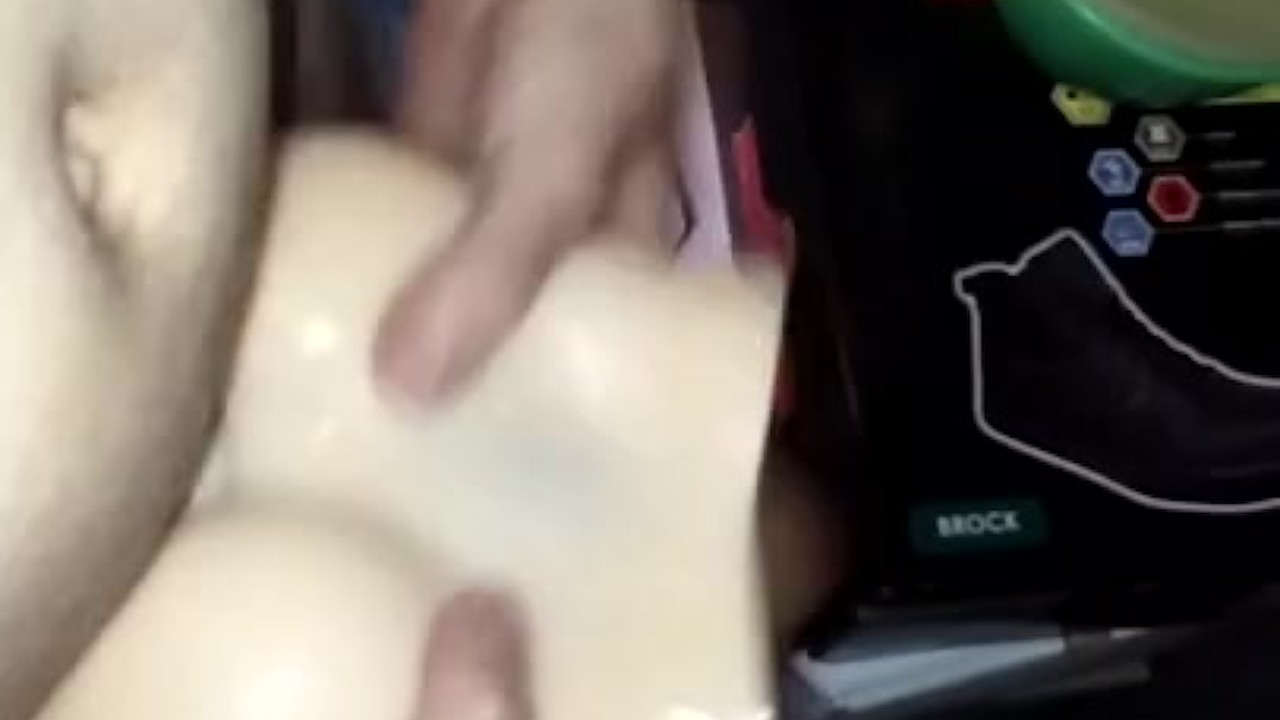 ASS SLAPPING WHILE FUCKING MY TOY