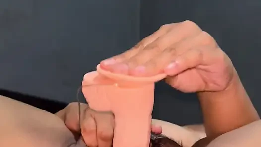 A pregnant woman who can't hold back the urge to fuck until she squirts