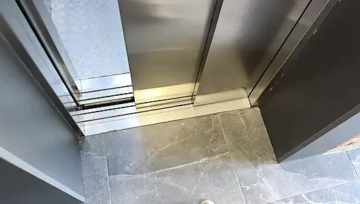 I Fucked and Creampied a Stranger Right Before the World Cup Football Match on the Coach!!