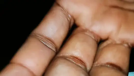 Desi aunty put a sponge in her pussy