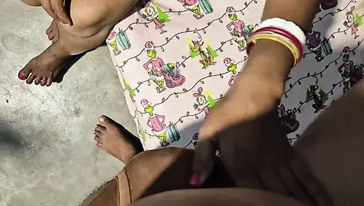 An old man fucked a desi housewife anjali infront of her mother-in-law