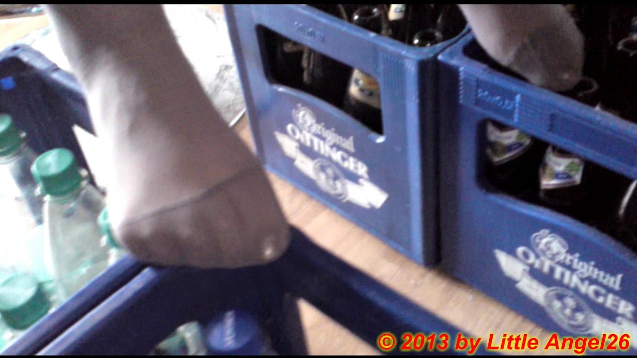 Nylon feet on the crates