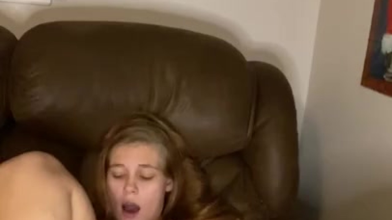 Pregnant redhead fucks herself on the couch with fingers vibrated and big dildo!