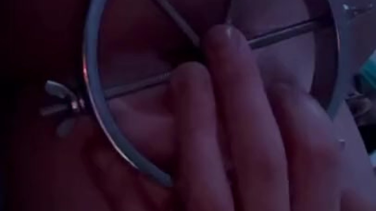 Anal Dilation. Bald steck ich meine Faust in das hintertürchen