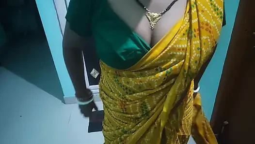 Aunty mai to bas Flat dekhne aaya tha, aap chuchi kyu dikha rahi hain