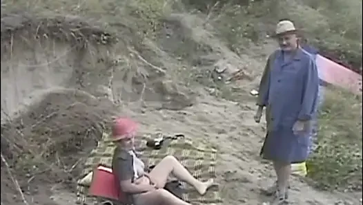 Mature couple hairy pussy fucking in dogging position