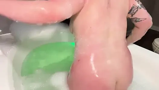 Big Ass White Girl Plays with BBC Toy in Bath