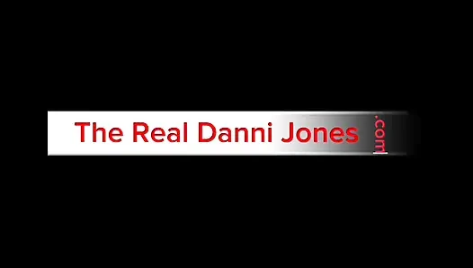 Curvy Mature MILF Danni Jones Gets a Home Visit From Her Masseuse