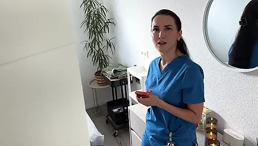 Hot Masseuse Puts On Latex Gloves For A Messy Happy Ending Cumshot