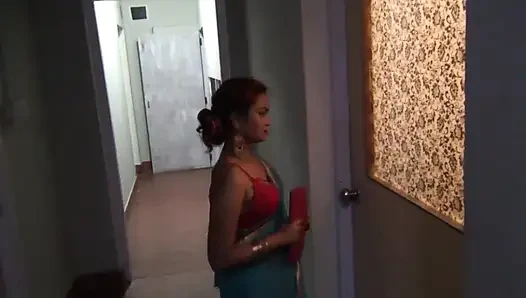 A College Girl Went to Meet Some Friends and Made a Threesome Session