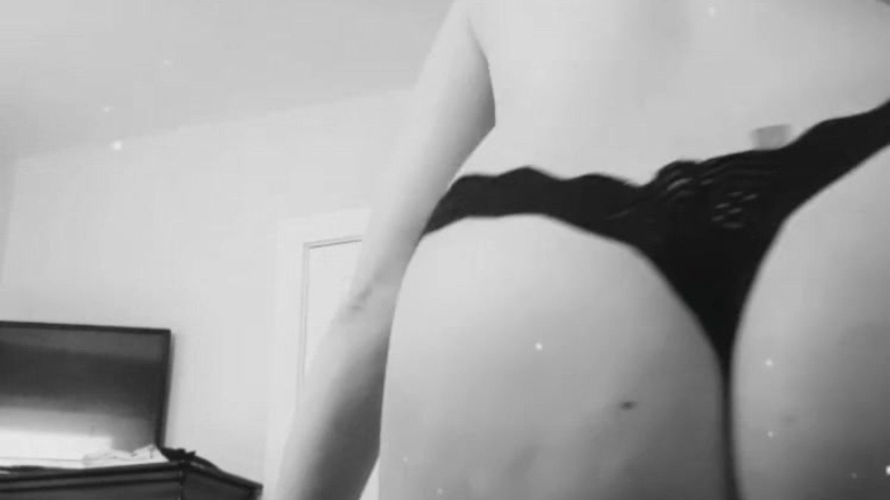 Strip tease 2