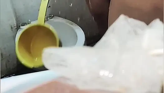 Nakikiligo nalang tirahin pa ako.