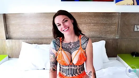 Cheating Slut Begs for a BBC Creampie in Bredding Session