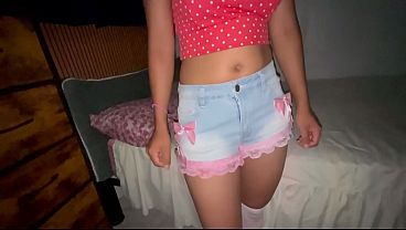 Vecinita Latina de 18 parece una santa pero ¡LE ENCANTA POR EL CULO!
