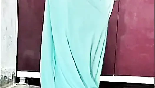 DESI VILLAGE GIRL OPEN PUSSY