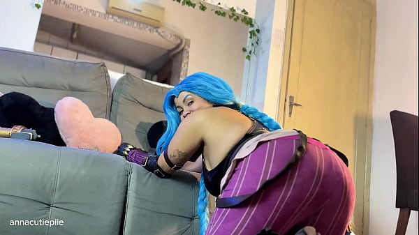 Jinx Wants you to smell her farts - Big Ass Cosplay