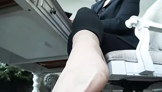 Ignored at My Nylon-clad Boss Feet!