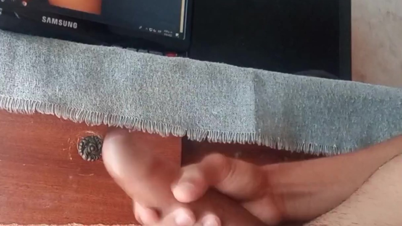 Me masturbo viendo el increíble culo de MisssArt culito hermoso