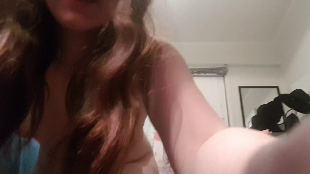 Elfie Secretly Masturbates