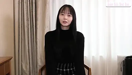 Fragile yet Radiant Beauty with Idol Level Looks Shows Her Charm in a Rare First Private Appearance