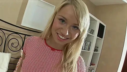 Teen's ass gets gaped and fucked