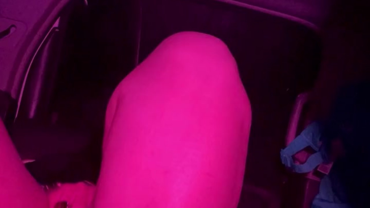 Sexy milf to excited & fucks herself in her car in the cold & makes herself cum all over
