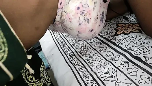 Invited a local Indian Tamil bhabhi home and fucked her