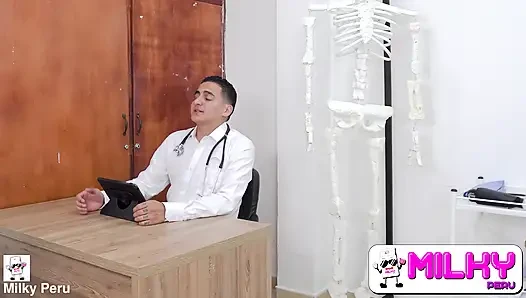 Latina Girl Comes for Vagina Pain and Gets Her 20cm Dose of Penedol