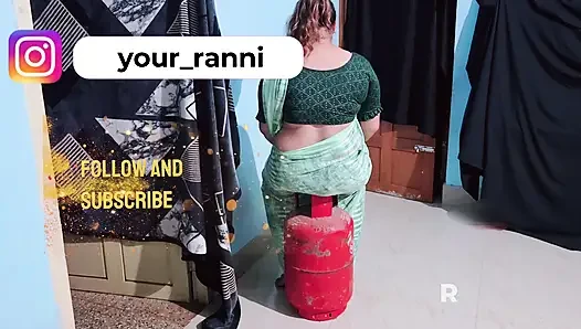 4K Gas Delivery Boy and Lonely Aunty Romance and Sex Secretly at Home