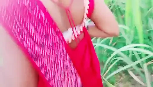 Hot bhabhi ko khet me ghodi banake chudai kiya