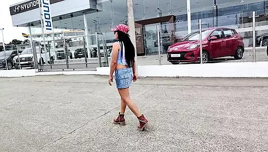 Spanish man has sex with an Argentinian woman who was walking alone on the street
