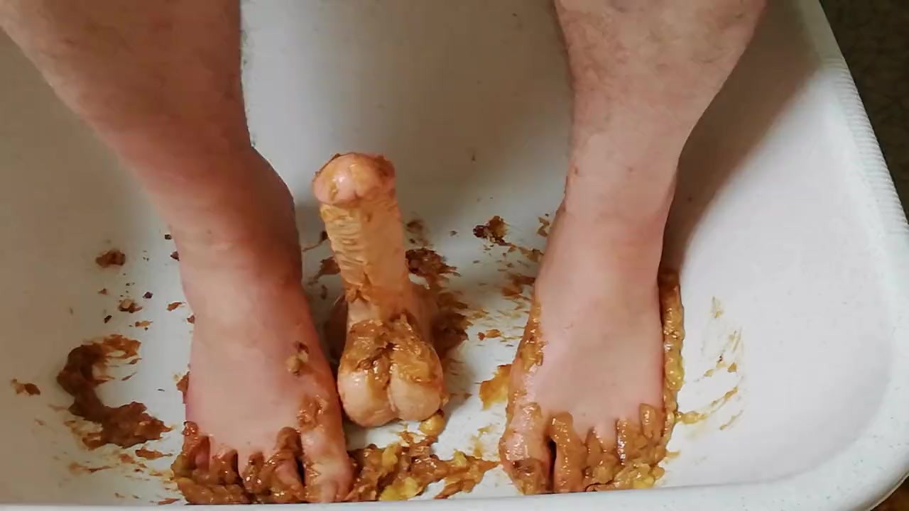 Fun with banana cake and dildo