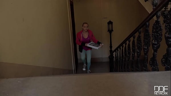 Delicious Pizza Topping - Delivery Girl Wants Cum in Mouth