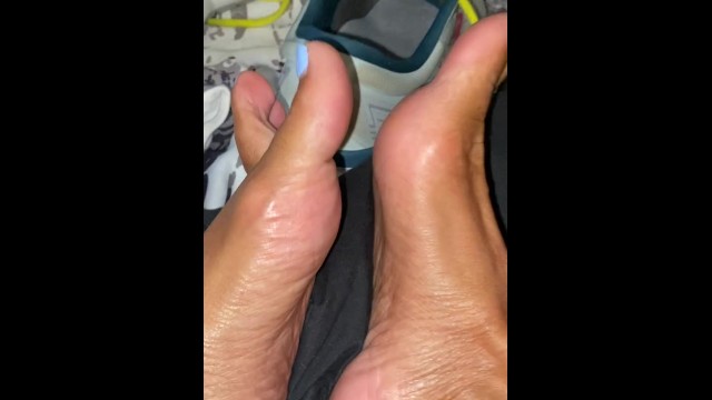 Smelly Gym socks and feet after working out
