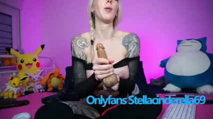 Joi für devote Sklaven mit Orgasmuskontrolle. deutsche Domina mit dicken TittenHandjob und Dirty talk