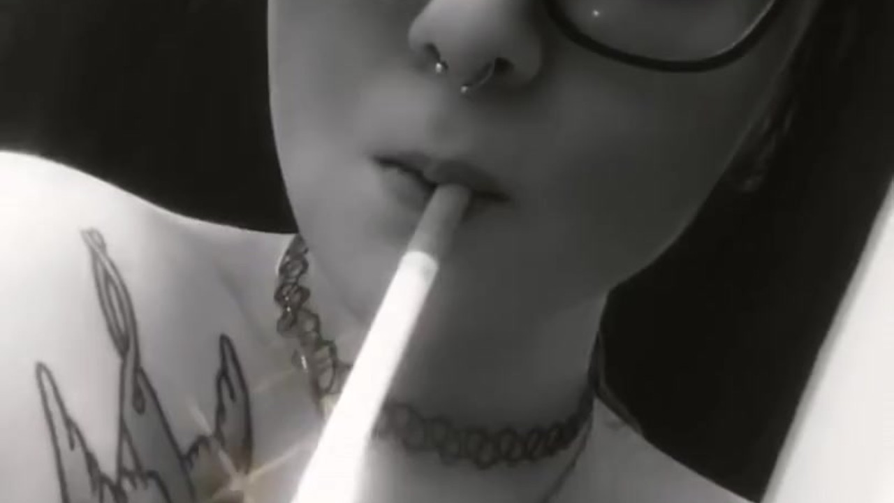 Snapchat Smoking (babygirl_goth)